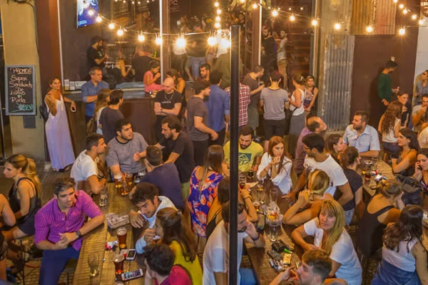Cuáles son los bares y cervecerías abiertos hoy en Buenos Aires