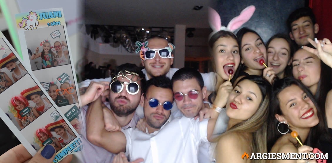 Cabina de Selfies: Alquiler de cabina de fotos para fiestas y eventos