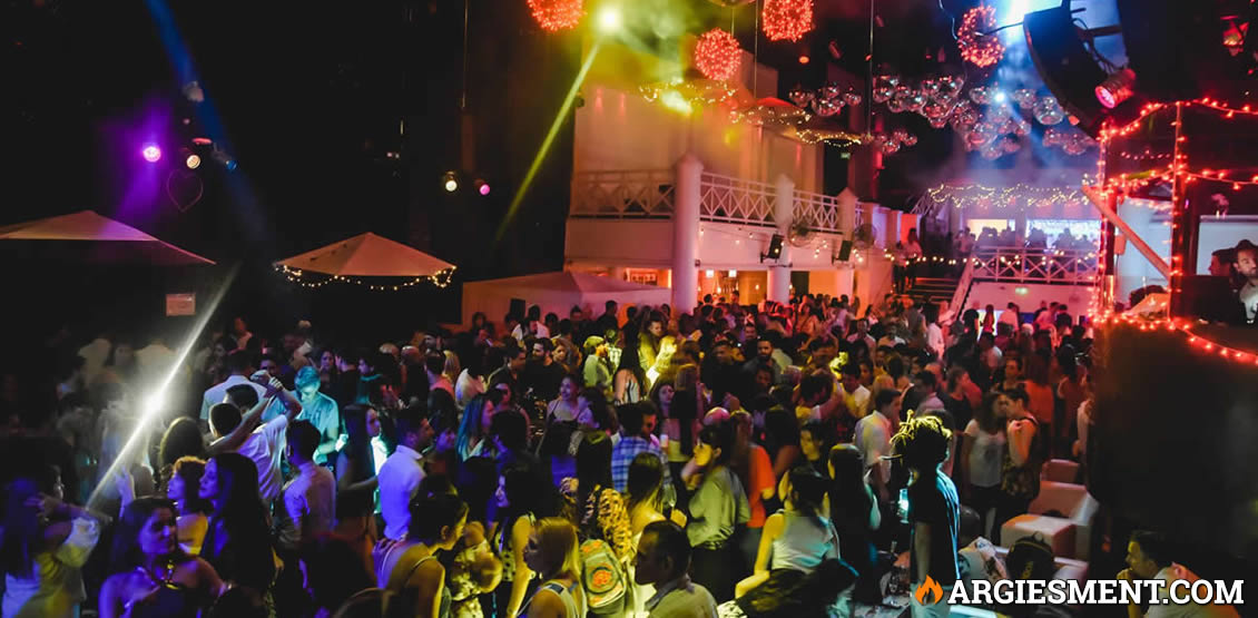 Ir a bailar a Goa La France para mayores de 30 en el Centro de Buenos Aires