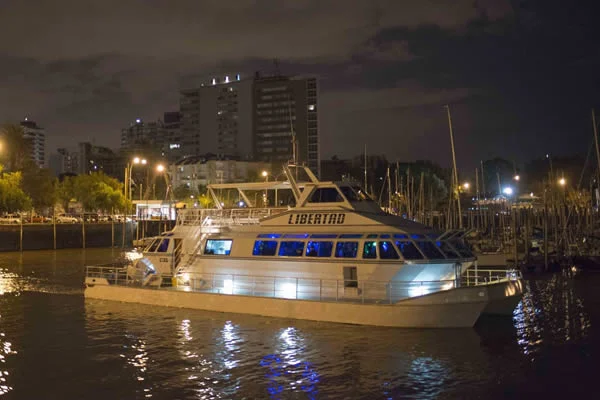 Entradas para la Fiesta en Barco en Olivos fiesta de junio, Catamarán Libertad, Olivos, Buenos Aires