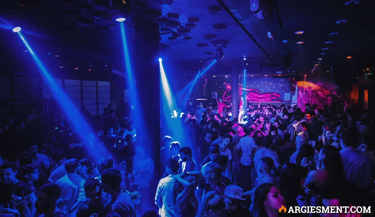 Ir a bailar con lista gratis a Asia de Cuba