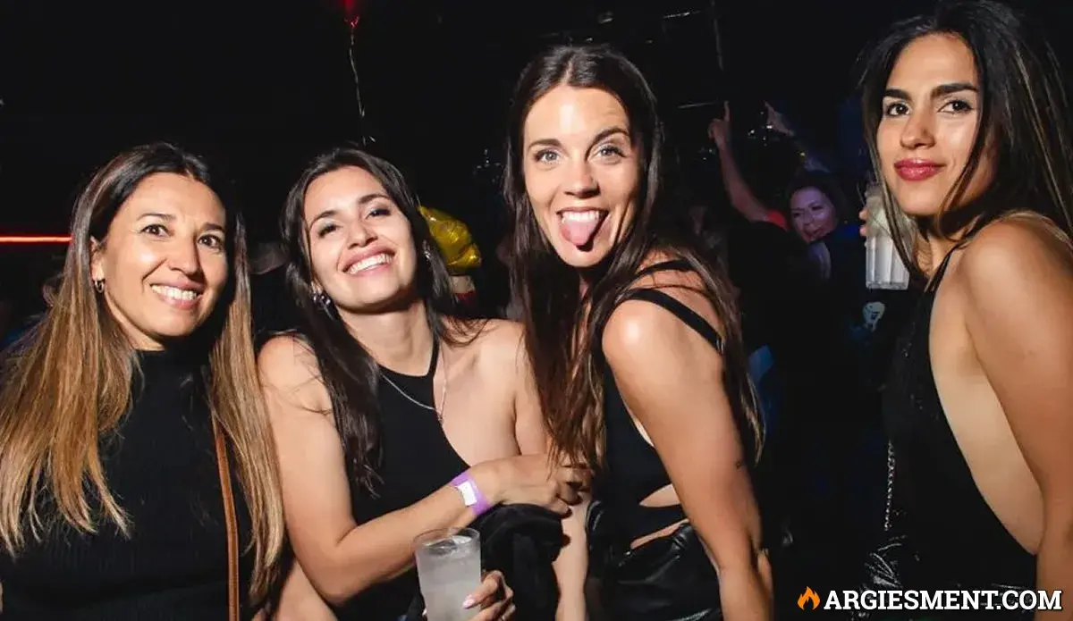 Beneficios y descuentos en el boliche La Boite by Trendy +25