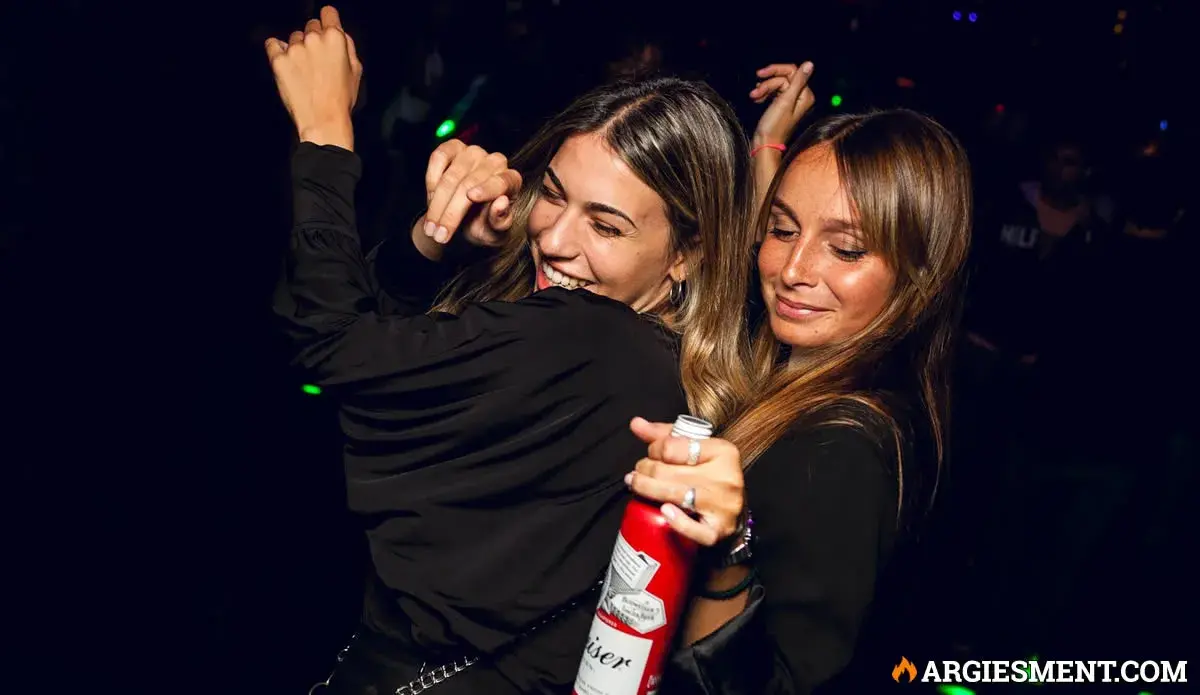 Ir a bailar y tomar algo a Creta by Moscú After Office, Rooftop en Buenos Aires