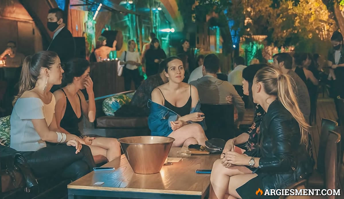 Beneficios y descuentos en El Jardín by Crobar