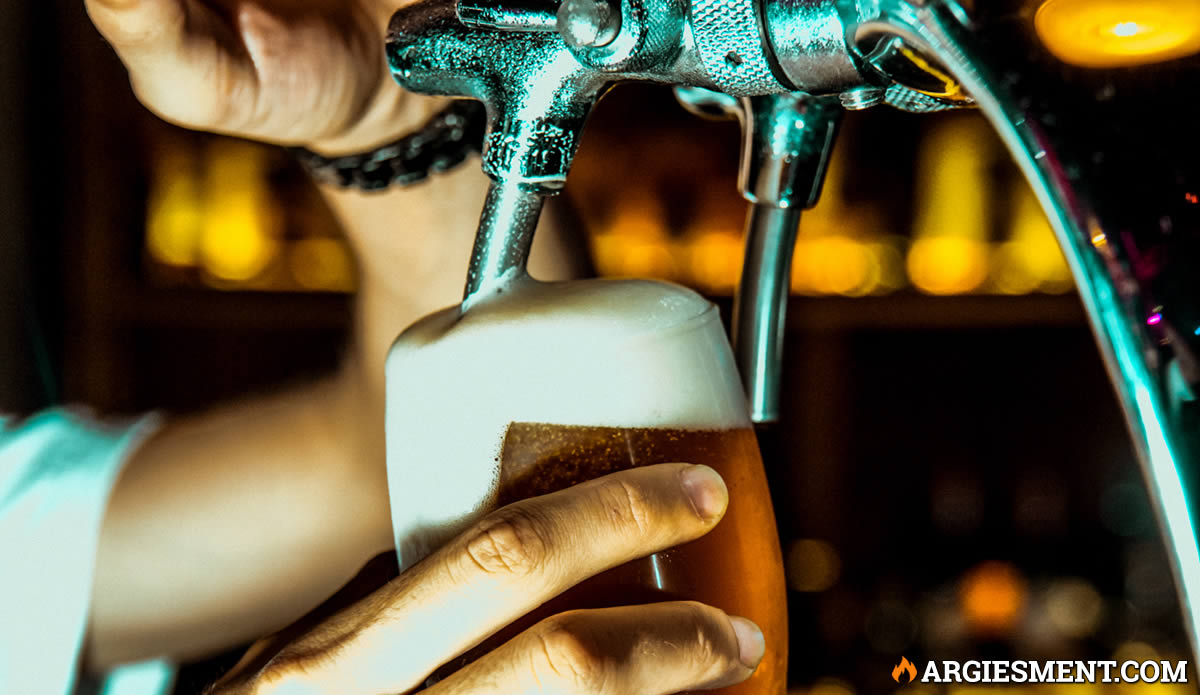 Salir a tomar algo a Garage Bar San Telmo