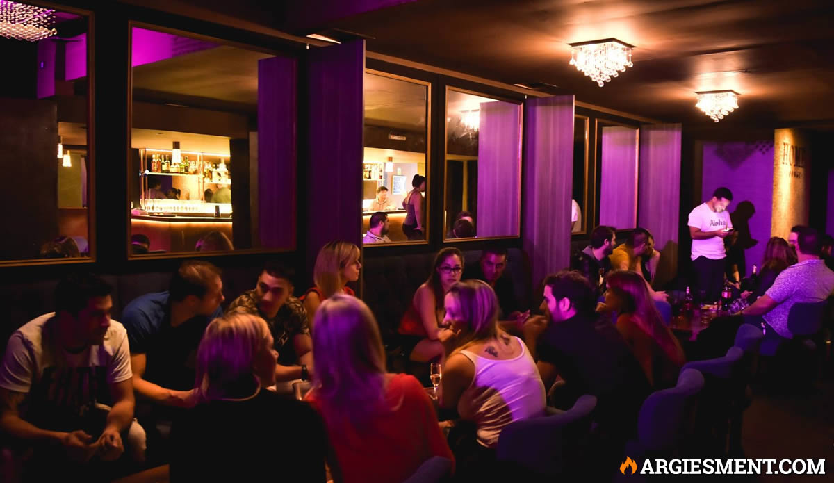 Ir a bailar con lista gratis a Home Lounge