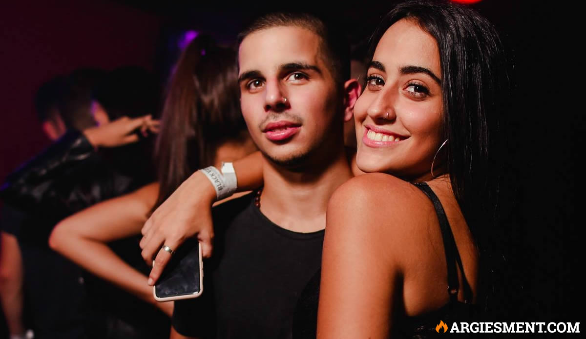 Ir a bailar con lista gratis a Hood Palermo