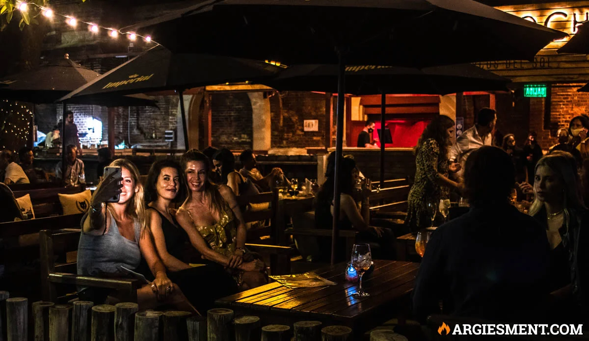 Beneficios y descuentos en La Morocha Garden Bar