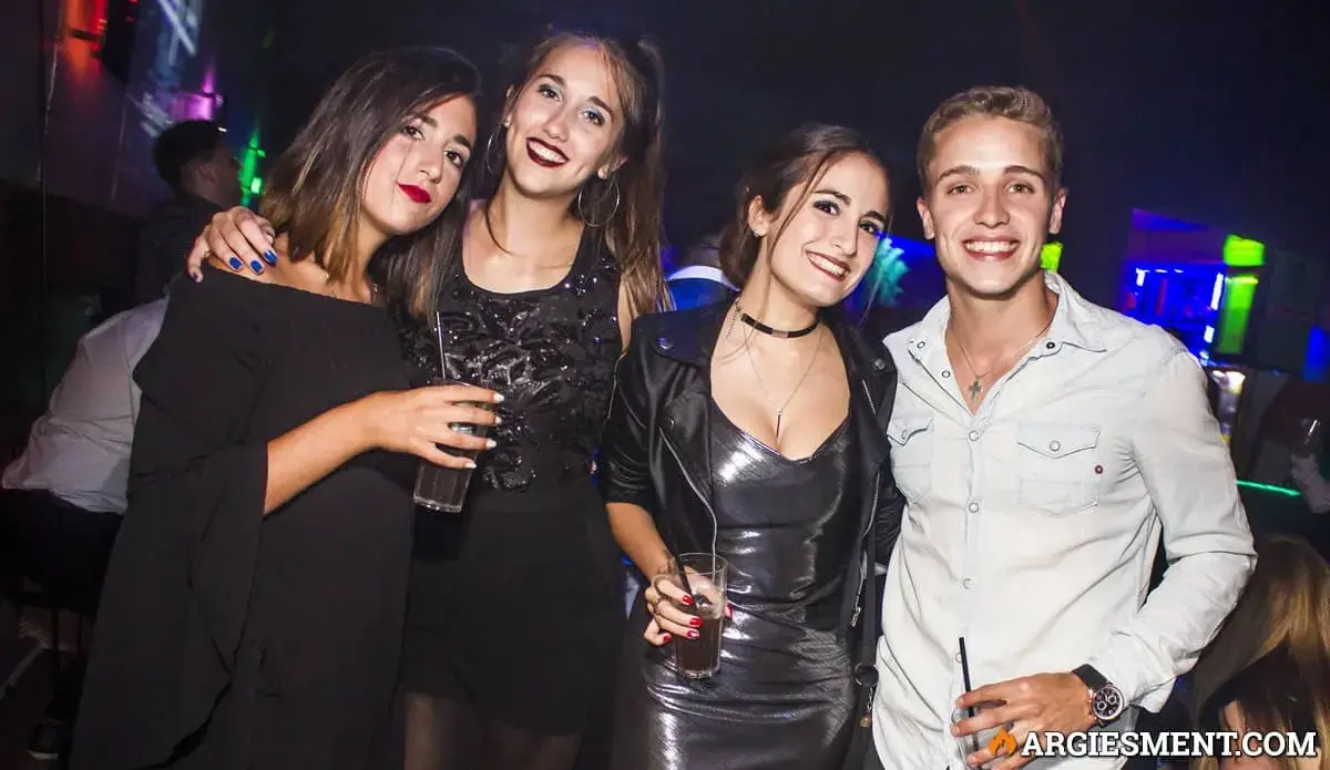 Ir a bailar con lista gratis a Lolita Palermo