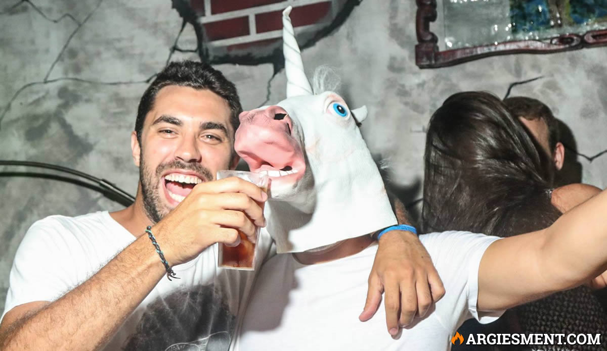 Beneficios y descuentos en Out in BA Pub Crawl